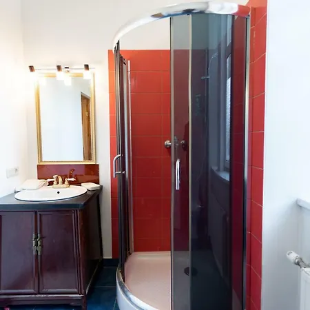 Spacious Stylish In Center شقة *